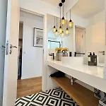 Mhouse Lease Walk To And Center